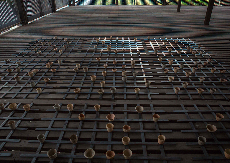 Yasmin Smith, Drowned River Valley, 2018, installation view showing Sydney Harbour salt glaze and Barangaroo sandstone clay
